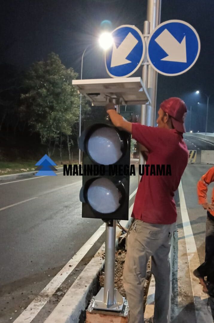 Produksi dan Jual Warning Light atau Lampu Hati-Hati Diameter 20 cm