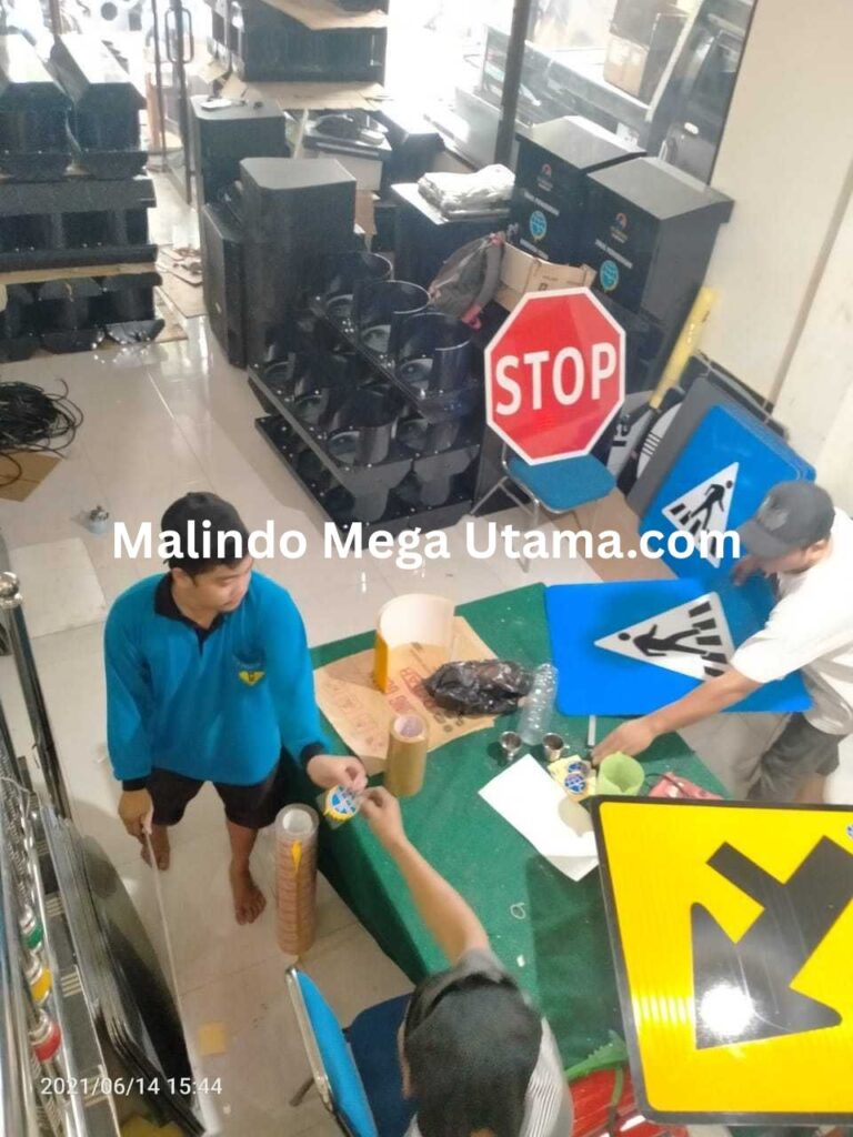 Jual rambu lalu lintas