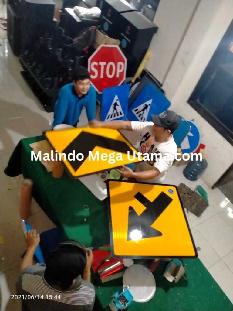 Jual rambu lalu lintas