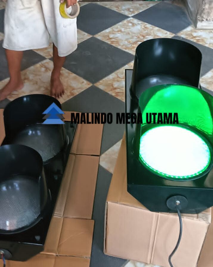 Jual Lampu Hati-Hati atau Lampu Peringatan Jalan Beserta Produksi Tiangnya